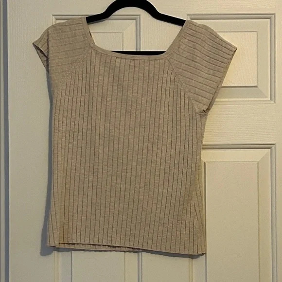 Beige Ribbed Short Sleeve Top perfect for business casual/casual - Picture 4 of 5